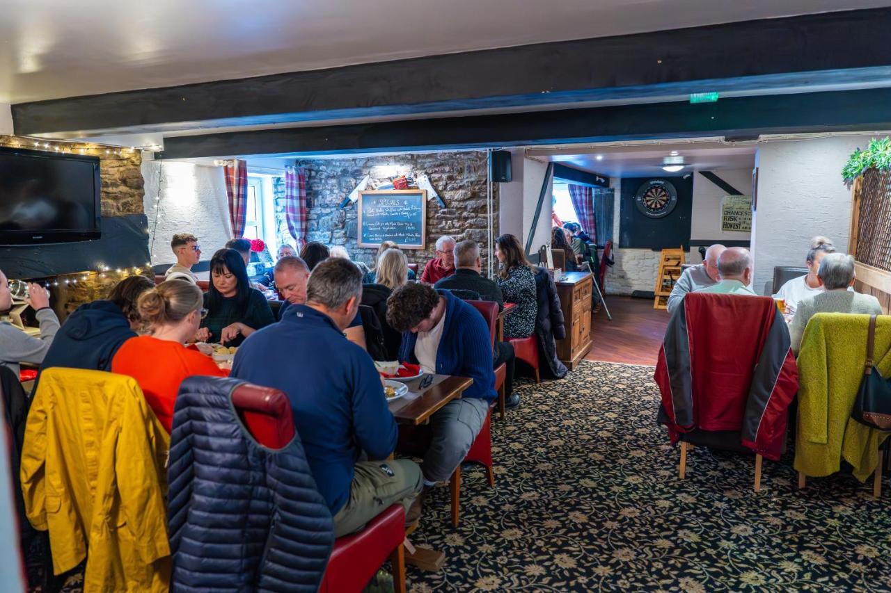 The Cock Hotel Bronllys ภายนอก รูปภาพ